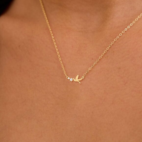 Gold Bird Pendant Necklace with Crystal for Women Minimalist Dainty Jewelry Gift - Picture 4 of 8
